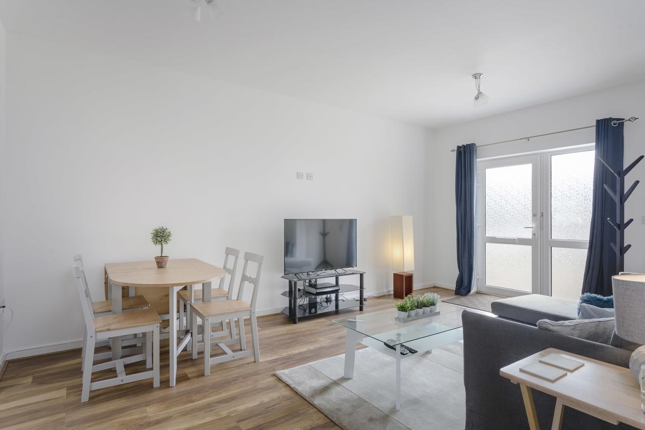 1 Bed Apt Sleeps 4 Luton  Ngoại thất bức ảnh